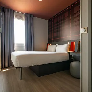 Easyhotel Paris Charles De Gaulle Villepinte 2* Tremblay-en-France