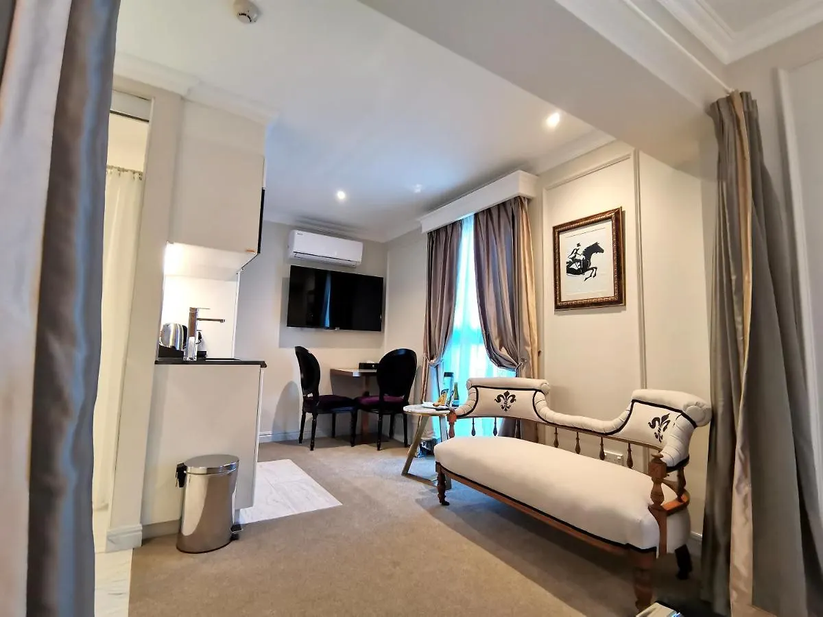 The Salisbury Hotell Christchurch 4*,